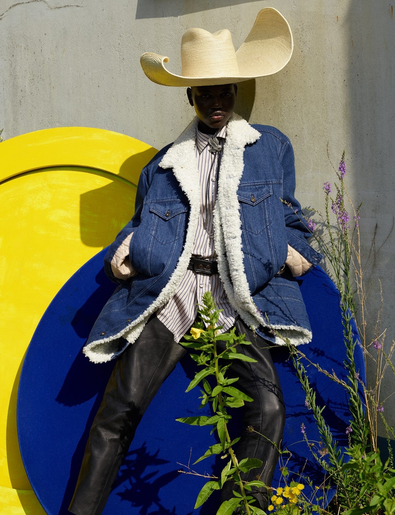 PALE WARPED SOMBRERO