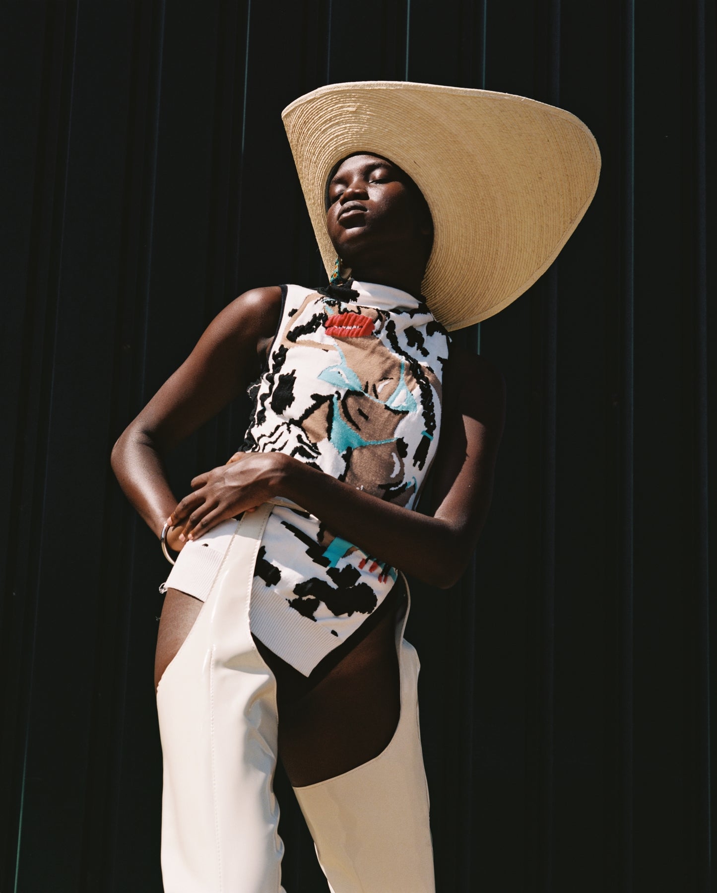 PALE WARPED SOMBRERO